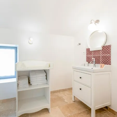La Bastide Du Pere Mathieu Jacuzzi Couvert Et Piscine Сasa de vacaciones *