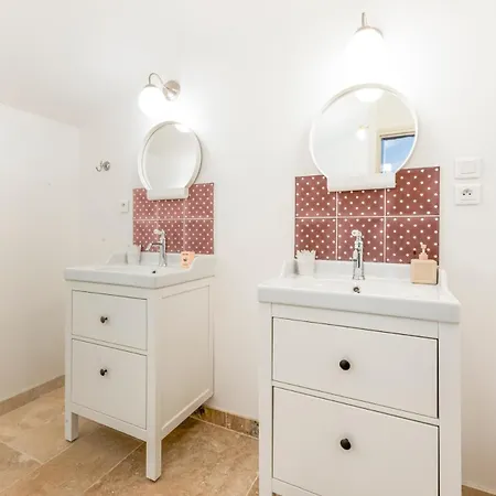Сasa de vacaciones La Bastide Du Pere Mathieu Jacuzzi Couvert Et Piscine