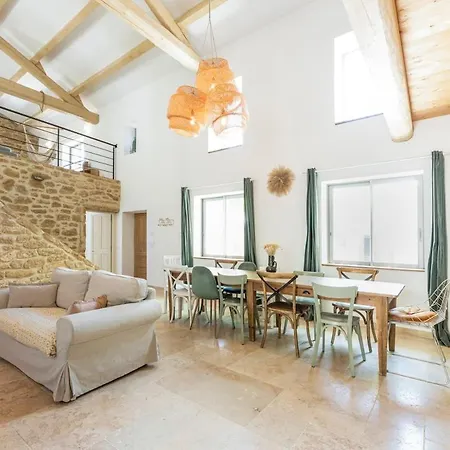 La Bastide Du Pere Mathieu Jacuzzi Couvert Et Piscine Сasa de vacaciones *
