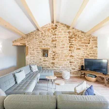 La Bastide Du Pere Mathieu Jacuzzi Couvert Et Piscine Сasa de vacaciones *