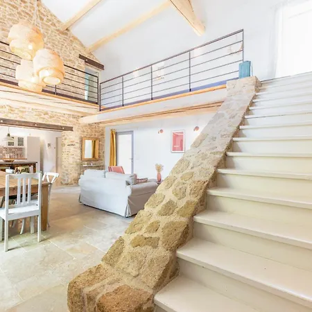La Bastide Du Pere Mathieu Jacuzzi Couvert Et Piscine *